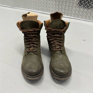 Steve Madden Women's Parley Boot Green Leather Combat Boot Size 8.5